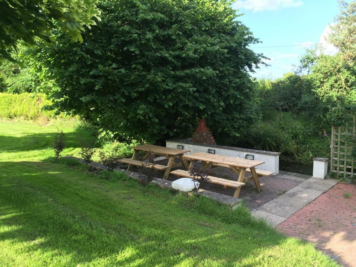 Maesbury Riverside Oswestry Exterior foto